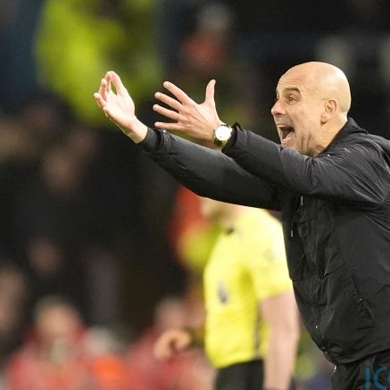 Pep Guardiola mất niềm tin vào VAR trước đại chiến Crystal Palace