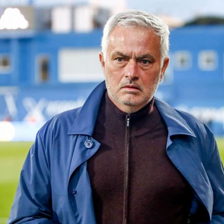 Huyền thoại Real Madrid nghi ngờ Mourinho: “Ông ấy không thể giải quyết mọi vấn đề của CLB”