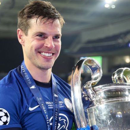 Huyền thoại Chelsea Cesar Azpilicueta tuyên bố giải nghệ sau 20 năm thi đấu chuyên nghiệp