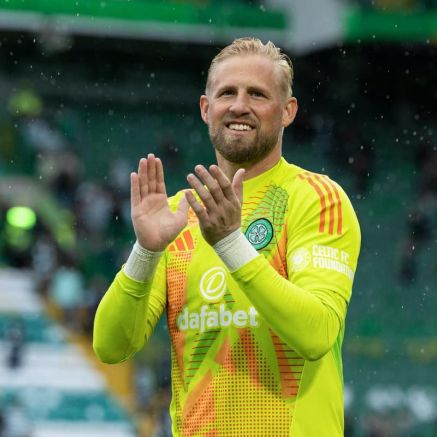 Kasper Schmeichel giải nghệ ở tuổi 39 sau chấn thương nghiêm trọng