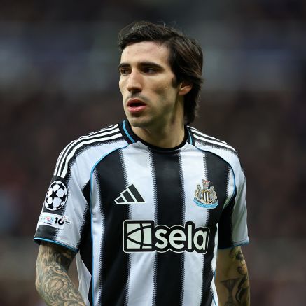 Man United tăng tốc nâng cấp tuyến giữa, Sandro Tonali trên đường tới Old Trafford?