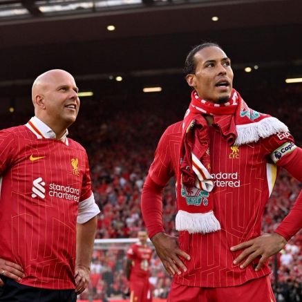 Van Dijk bất ngờ vì Liverpool sa thải Arne Slot: 