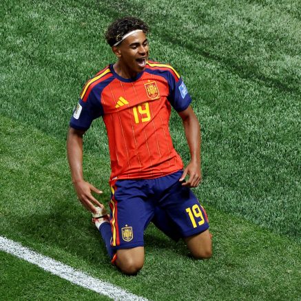 Lamine Yamal vượt kỷ lục của Messi, tỏa sáng rực rỡ giúp Tây Ban Nha thắng 4-0 Saudi Arabia