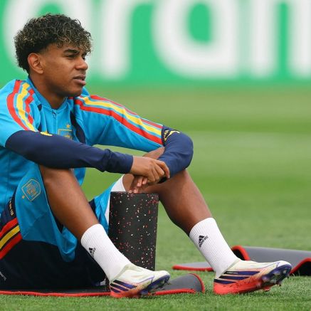 Lamine Yamal chấn thương, lỡ hẹn Messi ở trận Chung kết World Cup 2026?
