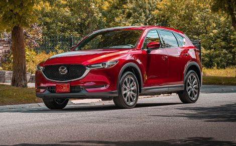 Honda CR-V vừa tung bản mới, Mazda CX-5 cuống cuồng giảm sốc cả trăm triệu đồng