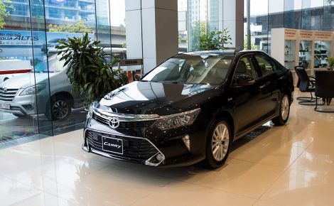 Giá xe Toyota Camry lăn bánh mới nhất tháng 10/2022: Quá hời cho khách Việt, áp đảo Kia K5