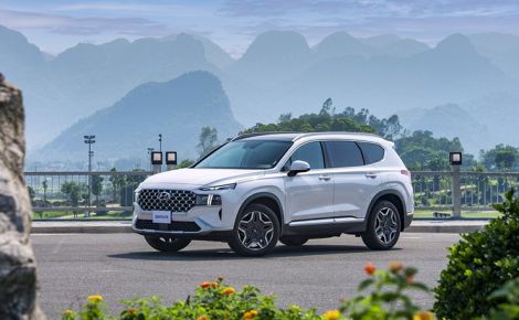 Giá lăn bánh Hyundai Santa Fe tháng 9/2023 kèm ưu đãi khủng, nhăm nhe soán ngôi Ford Everest