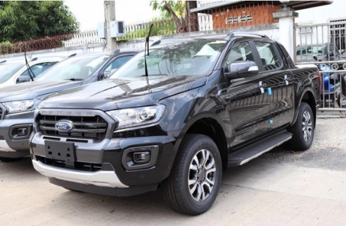 Ford Ranger giảm giá sập sàn gần trăm triệu trong tháng 7, không mua sẽ phí của trời