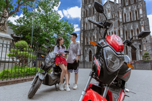 VinFast tặng miễn phí 50.000 pin xe máy cho khách hàng
