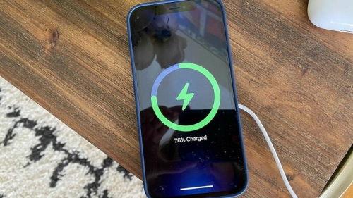 Sạc pin liên tục qua đêm sẽ làm giảm tuổi thọ iPhone