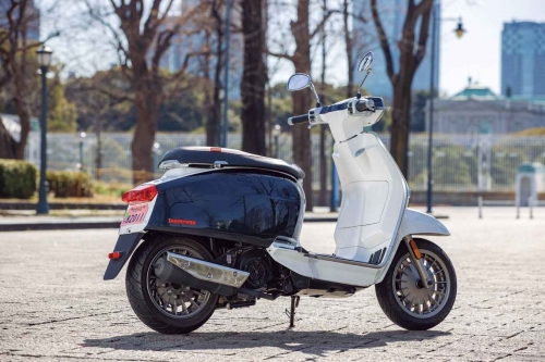 The extreme exposure in the scooter village made the Honda SH 125i anxious