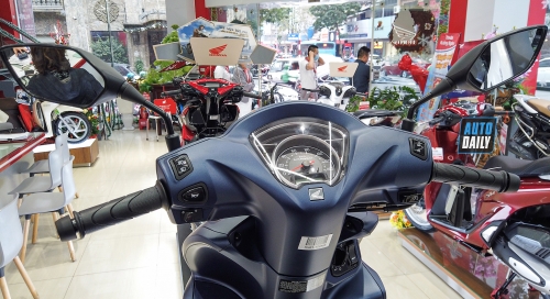 The price of the Honda Vision 2021 car exceeded the threshold of 40 million VND, causing people to panic