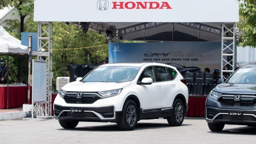 Honda CR-V ưu đãi sốc 200 triệu đồng, khiến Toyota Fortuner và Hyundai Santa Fe ná thở