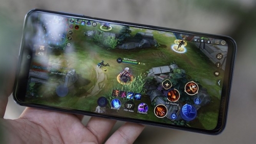 TOP 5 mid-range phones that play Lien Quan smoothly are being discounted