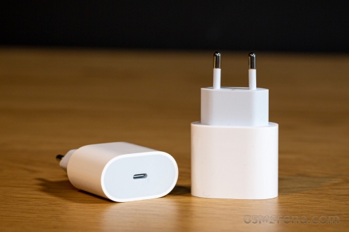 Top 4 best fast charging options for iPhone 12