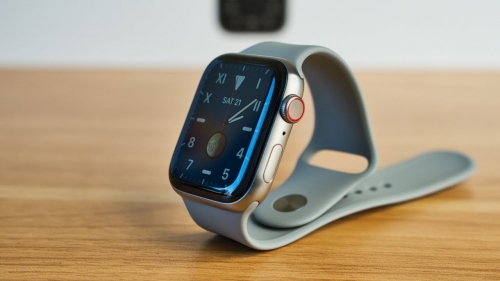 Apple “sold out” Watch 6 Titan, three years from now will introduce folding iPhone