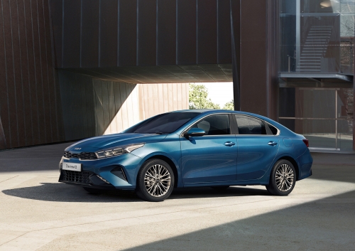 Giá bán hấp dẫn khách Việt, trang bị khiến Hyundai Elantra ‘ná thở’