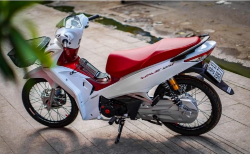 Honda Wave 125i imported from Thailand makes Vietnamese customers 