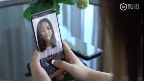 ‘Turn’ the screen into a Flash to take more sparkling selfies for Android phones