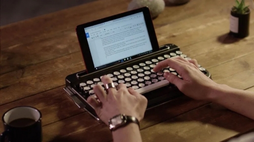 How to use an external keyboard for Android phones