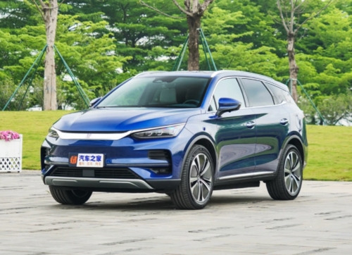 Honda CR-V 2021 has ‘difficulty’ before a brand new car with the same price as Hyundai Santa Fe in Vietnam