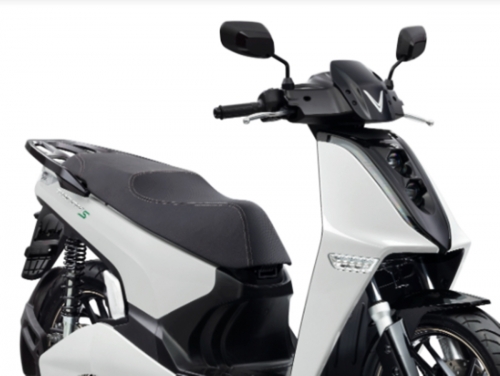 Honda SH 125i “runs out of smoke” before VinFast Theon S 2022: Perfectly equipped to every detail!