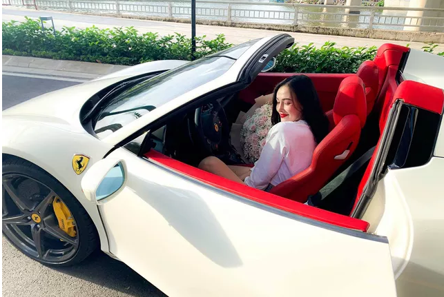 Hot girl mới tậu Ferrari 458 Spider thứ 2 tại Việt Nam là ai?
