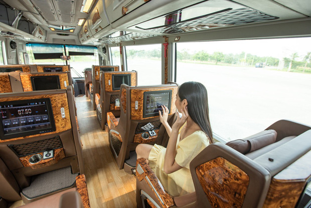 Siêu ứng dụng đa năng Grab cho phép đặt cả xe buýt