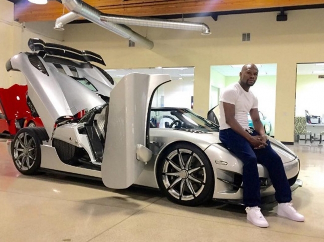 Floyd Mayweather duy trì dàn siêu xe hàng triệu đô của mình như thế nào?