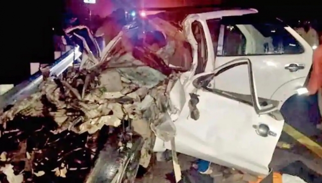 Toyota Fortuner đâm trực diện vào xe khách lấn làn, 21 người thương vong tại chỗ