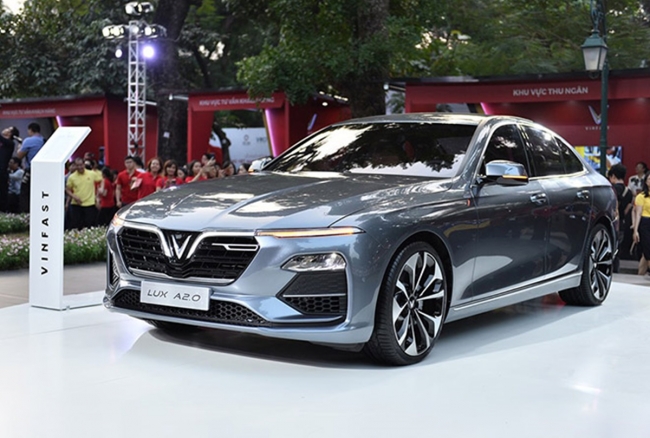 Bảng giá xe VinFast Lux A2.0 tháng 5/2021: Cập nhật giá lăn bánh và ưu đãi mới nhất