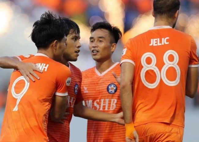 Kết quả bóng đá hôm nay 30/01: V-League 2021 bị hoãn hàng loạt