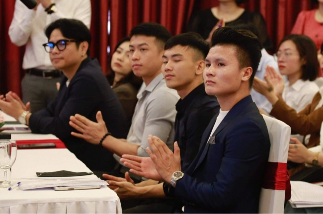 Quang Hải nhận học bổng toàn phần, đón niềm vui nhân đôi trong ngày sinh nhật tuổi 24