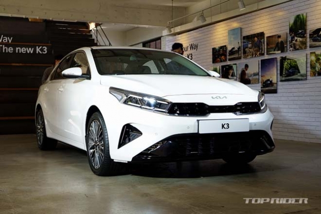 Cận cảnh KIA Cerato 2021 vừa ra mắt giá 359 triệu đồng, ‘đánh gục’ Mazda3 và Hyundai Elantra