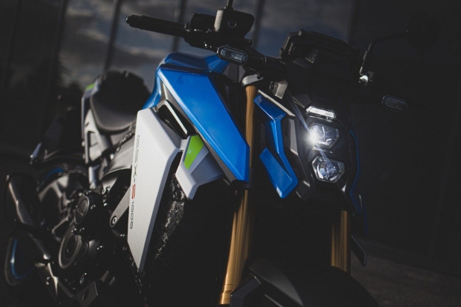 Suzuki GSX-S1000 2022 ra mắt với thiết kế mới hầm hố hơn