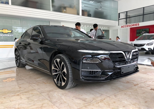 VinFast Lux A2.0 đè bẹp Toyota Camry và Mazda6, khẳng định vị thế đáng tự hào của xe Việt