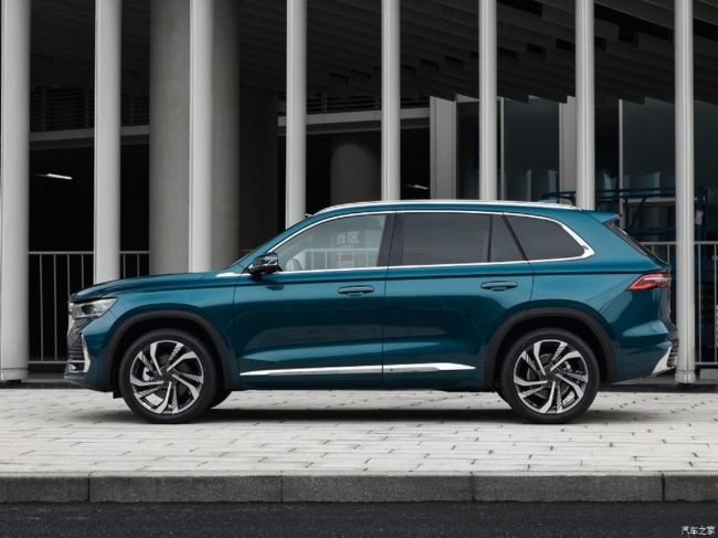 Hyundai SantaFe 'hoảng hốt' trước siêu đối thủ mới, vừa về đại lý với giá chưa đến 500 triệu