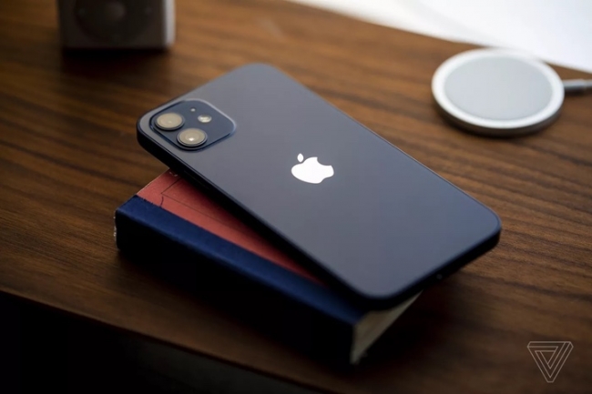TOP 5 mẫu iPhone 'ăn khách' nhất tháng 7: Bất ngờ với cái tên đầu bảng