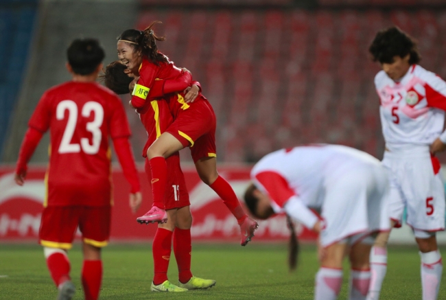ĐT Việt Nam tạo cơn mưa bàn thắng, chính thức giành vé vào VCK Asian Cup 2022