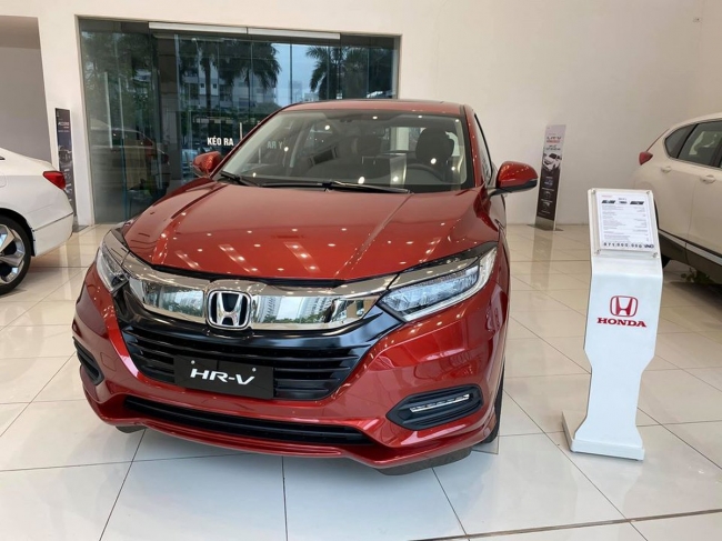 Giá xe Honda HR-V giảm kỉ lục tới 150 triệu đồng, dọn kho chuẩn bị đón phiên bản 2022 về nước