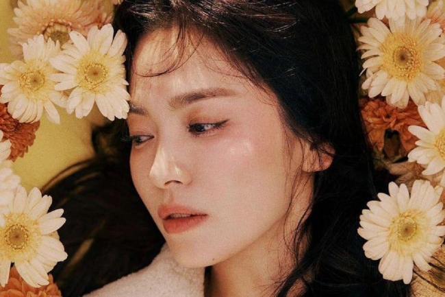 Là 'quốc bảo nhan sắc' xứ kim chi, Song Hye Kyo lại ghét nhìn gương mặt mình vào buổi sáng