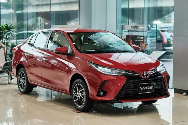 Toyota Vios nhận ưu đãi kép trong tháng 12, mức giá tại đại lý khiến Hyundai Accent 'chóng mặt'