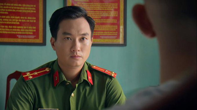 Khán giả xót xa khi Anh Tuấn - vai Nam của phim Phố Trong Làng bị chấn thương nặng phải nghỉ quay