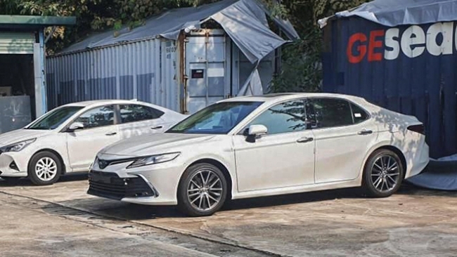 Toyota Camry 2022 bất ngờ đổ bộ Việt Nam: Thiết kế và trang bị khiến Mazda6 e ngại