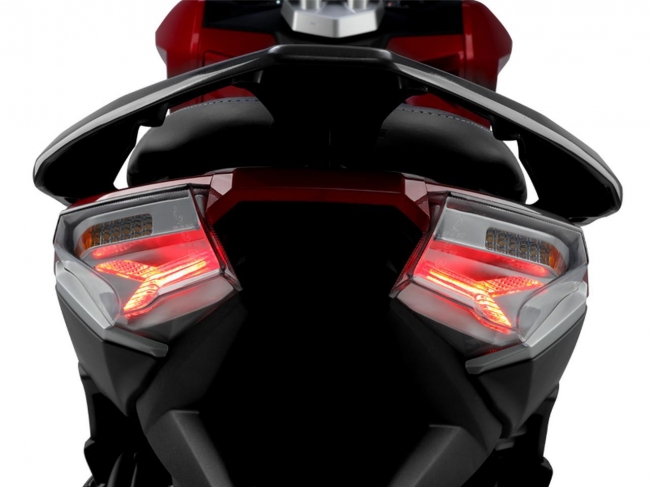Mẫu xe ga mới ra mắt đã gây sốt nhờ diện mạo đẹp mê mẩn, giá bán khiến Honda Air Blade 'khóc thét'