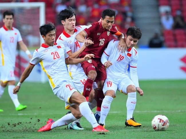 Tỏa sáng ở AFF Cup, tiền vệ số 1 ĐT Việt Nam được gợi ý bến đỗ mới trước khi sang châu Âu chơi bóng?