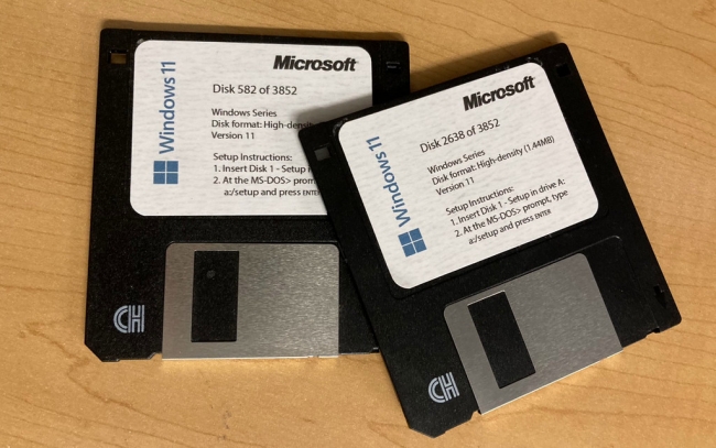 Windows 11 vẫn hỗ trợ ổ đĩa mềm 5,25 inch ra mắt từ năm 1976