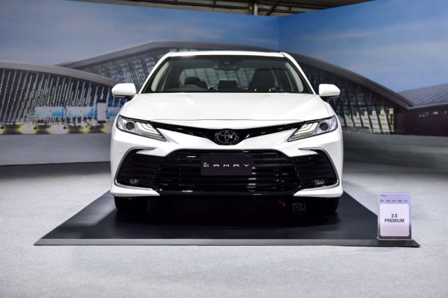 Toyota Camry 2022 lộ diện với loạt nâng cấp ấn tượng, hứa hẹn giữ vững ngôi vương phân khúc