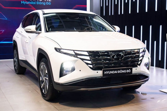 Giá lăn bánh Hyundai Tucson tháng 3/2022: ‘Bóp nghẹt’ Mazda CX-5 và Honda CR-V, giữ chắc ngôi vương