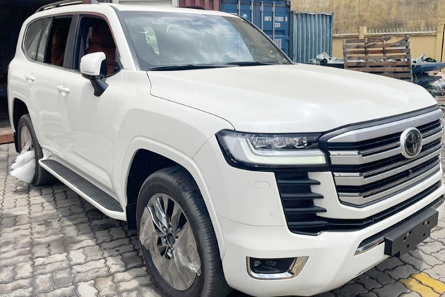 Tuyệt đỉnh Toyota Land Cruiser độ MBS 2022 về Việt Nam, mức giá khiến dân tình choáng ngợp